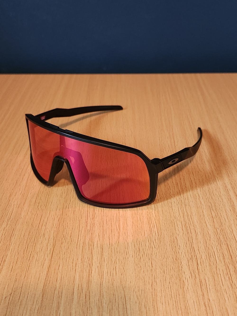 Oakley Shield Sunglasses Black Frame with Red Mirrored Lenses